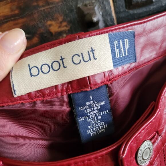 GAP Vintage Red Leather Bootcut Pants Sz
1 - Picture 3 of 6